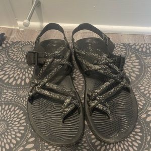Chacos - women’s 8